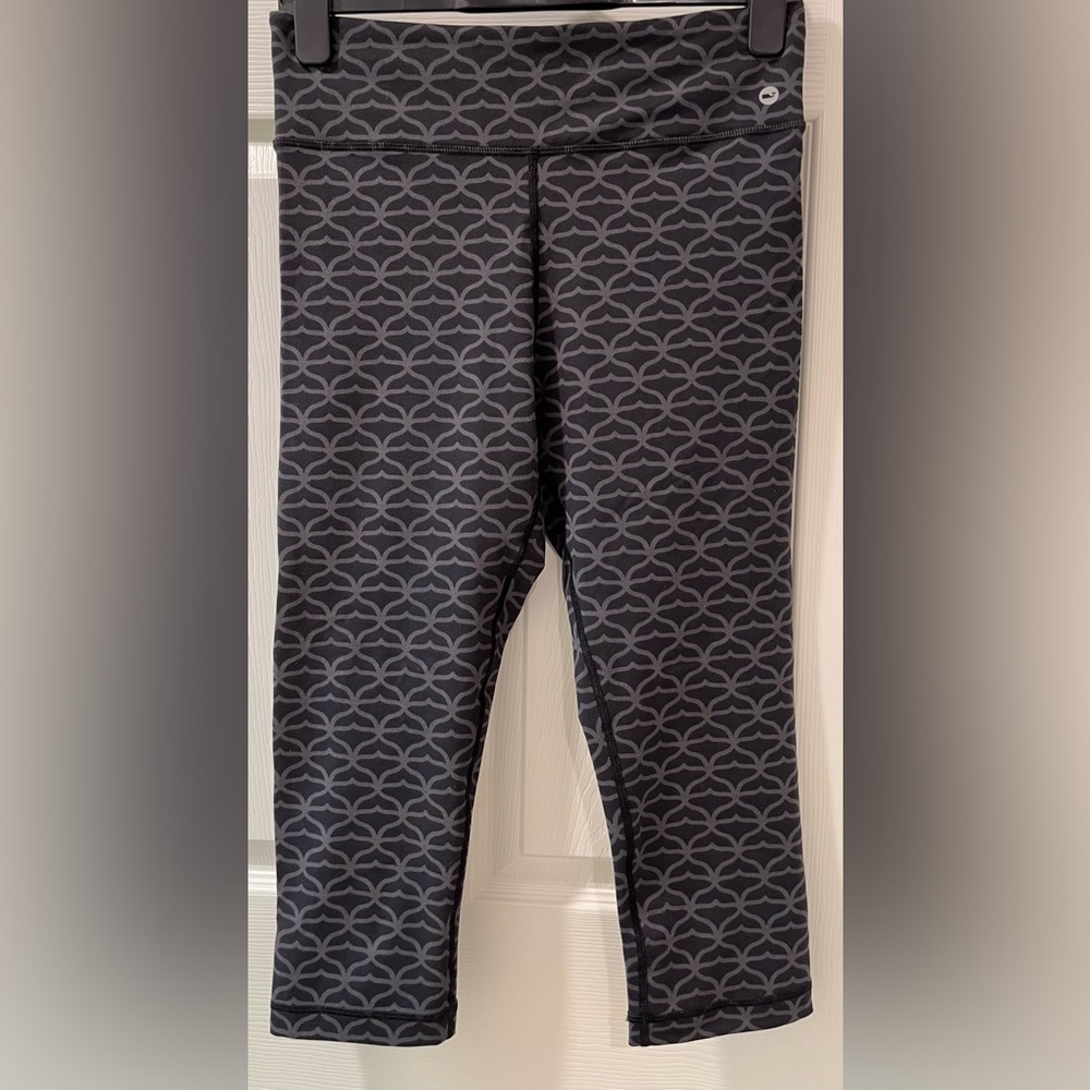 Vineyard Vines Whale Tail Performance Crop Leggings Black/Gray size medium